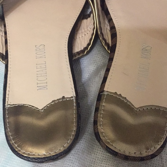 Micheal Kors Sandal - Picture 4 of 4